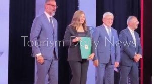 مصر تتسلم جائزة الآغاخان الدولية عن مشروع إحياء إسنا التاريخية بالأقصر