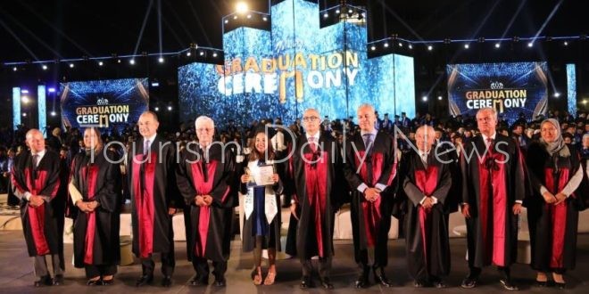 وزيران يشهدان حفل تخرج الدفعة 71 بكلية الهندسة جامعة عين شمس