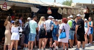 السياحة التونسية الملاذ الأخير لوقف تفاقم المديونية الخارجية وتحفيز النمو