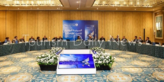 وزيرة التخطيط والتنمية الاقتصادية والتعاون الدولي تجيب عن أسئلة رؤساء التحرير والكتاب الصحفيين