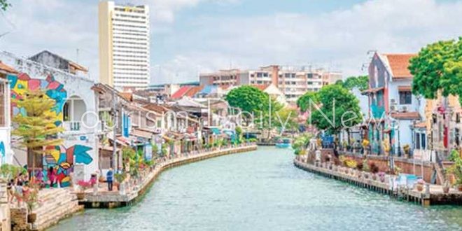 العالم يحتفل بيوم السياحة العالمى في ملقا الساحلية بماليزيا 27 سبتمبر