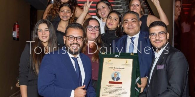 الاتحاد الأفريقي الآسيوي للسياحة يكرم مدير تسويق بيك الباتروس للفنادق