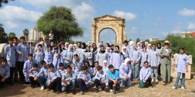 جولة ثقافية بالمواقع الأثرية والبحرية في صور احتفالاً بيوم السياحة العالمي