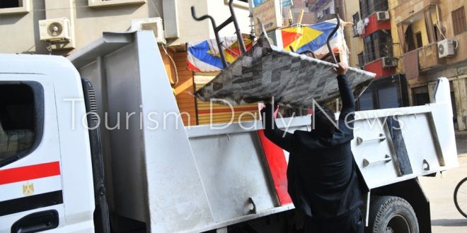 حملة لإزالة التعديات على الطرق في دمنهور ورشيد ورفع 227 حالة إشغال