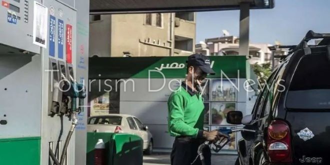 أسعار البنزين في مصر ومحللون : تأثر كبير لتكاليف النقل والشحن عند أي زيادة