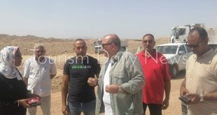 رئيس مدينة مرسى علم يتابع أعمال الطرق ضمن خطة تطوير البنية التحتية