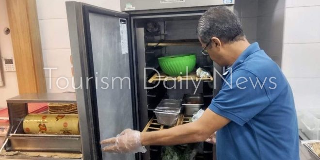 حملات على المقاهي والكافيهات والمحال السياحية ترصد 31 مخالفة في الإسكندرية