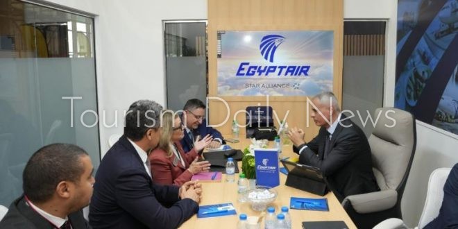 القابضة لمصر للطيران تبحث مع شركات تصنيع الطائرات والمحركات تحديث أسطولها