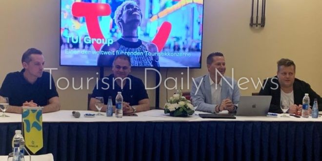 مجموعة فنادق ريكسوس وأكور العالمية تبحث الاستفادة من الرحلات التعريفية لمصر