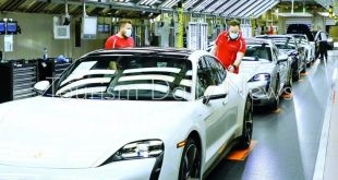 أزمة لأيقونة صناعة السيارات الرياضية الفاخرة .. مليار يورو خسائر بورشه