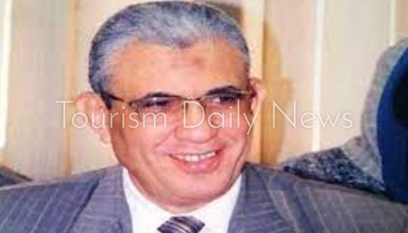 النائب عادل عبد الفضيل رئيس لجنة القوى العاملة بمجلس النواب ، أمين أمانة العمال المركزية بحزب الجبهة الوطنية ، رئيس النقابة العامة للعاملين بالمالية والضرائب والجمارك