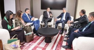 وزير السياحة والآثار يجتمع مع مفوض الاتحاد الأوروبي للنقل المستدام والسياحة