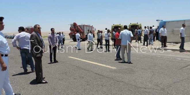 مصرع 2 وإصابة 36 في تصادم أتوبيس سياحي مع تريلا بطريق راس غارب الغردقة