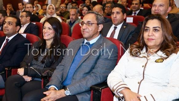 احتفالية بقصر ثقافة قنا لتكريم فريق عمل برنامج التنمية المحلية بالصعيد