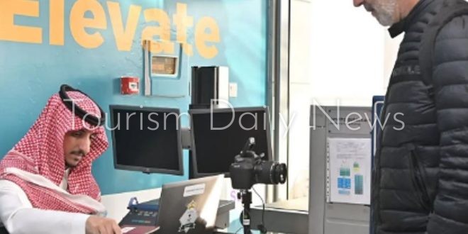 الجوازات السعودية تنهي إجراءات مغادرة ضيوف معرض الطيران في مطار الثمامة