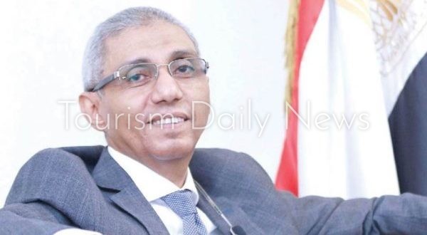 سفير مصر في سلطنة عمان يزور مدينة صلالة لتعزيز التواصل مع أعضاء الجالية