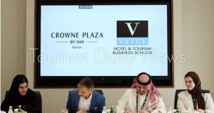 فندق كراون بلازا يوقع مذكرة لإتاحة فرص تدريب لطلبة كلية فاتيل البحرين