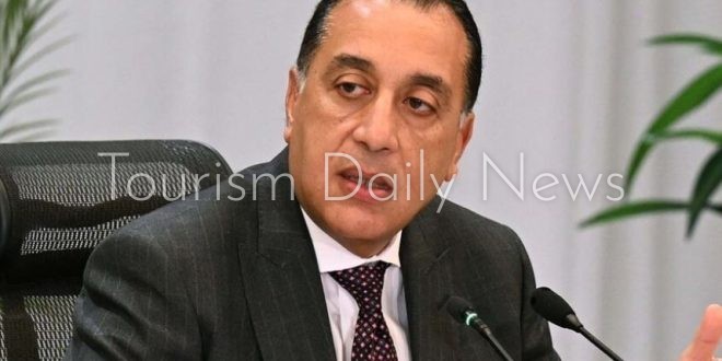 رئيس وزراء مصر يرد على الجدل المثار حول تسبب الطرق والكباري في الديون