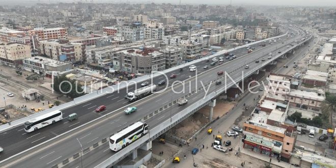 بدء التشغيل التجريبى لتوسعة كوبرى العامرية المتقاطع مع مسار القطار السريع