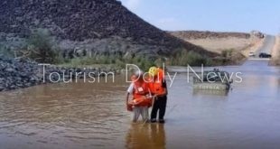 السعودية تحذر من التنزه حول مجاري السيول والمستنقعات أو السباحة فيها