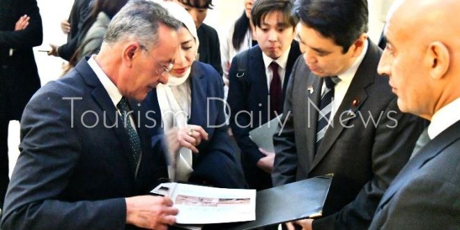 وزير التعليم والثقافة والرياضة والعلوم الياباني يزور المتحف الكبير