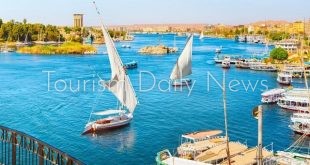 مواعيد رسو المراكب السياحية أمام معبد إدفو يثير أزمة للسياح في أسوان