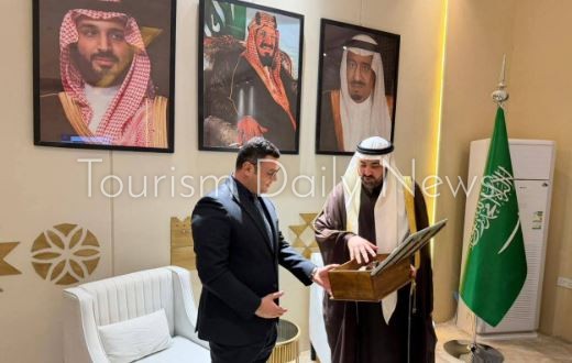 وزير الإسكان يتفقد أجنحة معرض إيفات السعودية ويتابع نظم إدارة النفايات