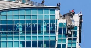 أميركي يتمكن من تسلق ناطحة السحاب تايبيه 101 دون استخدام معدات وقاية