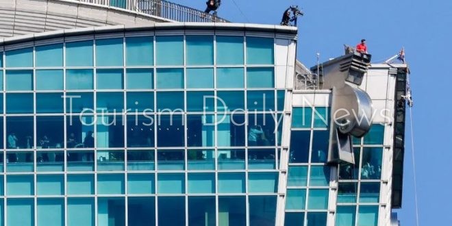 أميركي يتمكن من تسلق ناطحة السحاب تايبيه 101 دون استخدام معدات وقاية