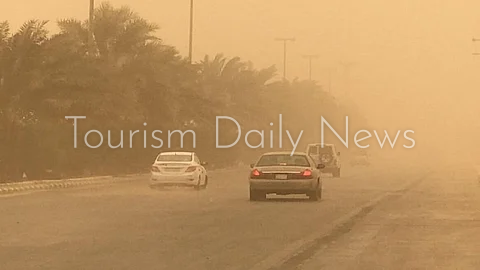 عواصف ترابية وانعدام الرؤية في تبوك والجوف والحدود الشمالية السعودية