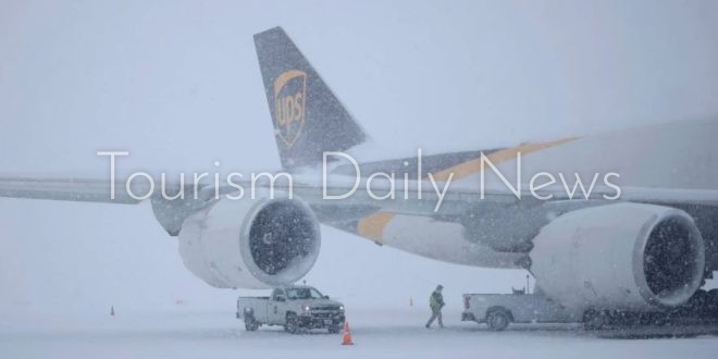 عاصفة شتوية تضرب الولايات المتحدة وتقترب من فيرجينيا وتلغي 5000 رحلة طيران
