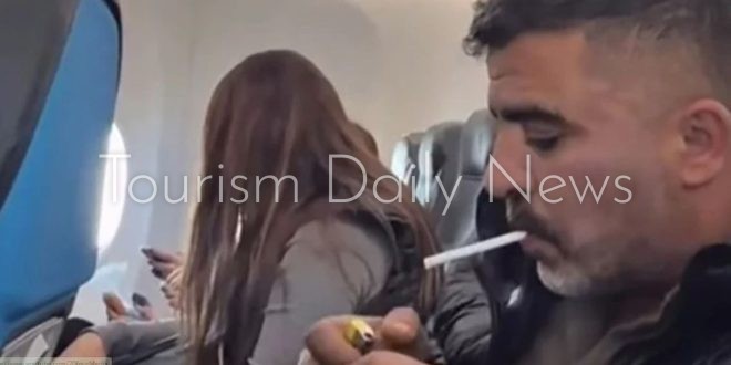 إدراج مؤثر تركي على القائمة السوداء لشركة طيران أشعل سيجارة داخل الطائرة