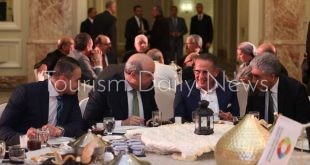 فتحي: استقرار مصر وأمنها وسط التحديات الإقليمية ينعكس إيجابياً على السياحة