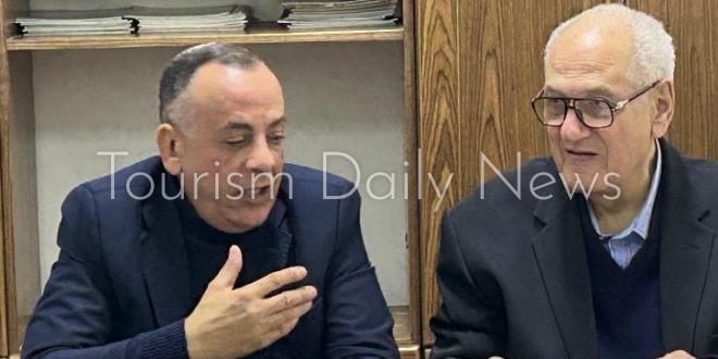 وزيري يجيب على الأسئلة الساخنة في سحور الكتاب السياحيين بوسط القاهرة