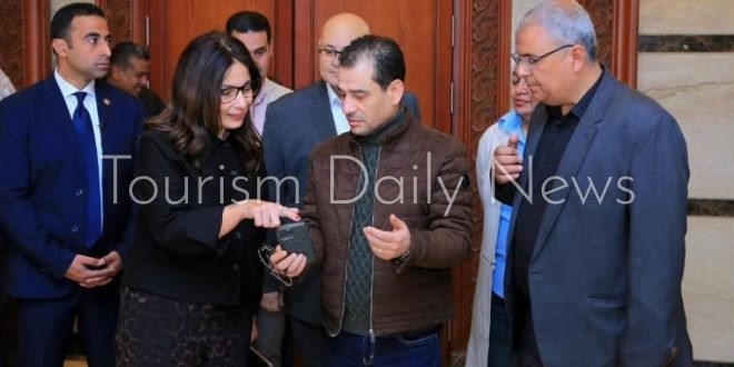 وزيرة الثقافة تتابع استعدادات مسرح مصر وتؤكد أنه يمثل دفعة قوية للإبداع