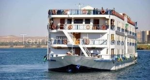 رحلات النيل كروز في مصر تجربة سياحية مؤثرة تواجه تحديات جيوسياسية