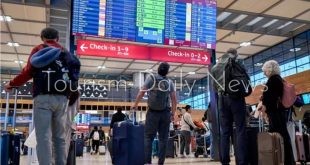 الحرب تسبب عاصفة واضطراب في السفر العالمي يرفع أسعار التذاكر ويهدد السياحة