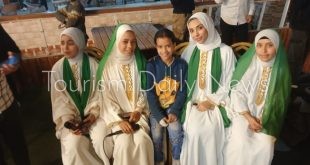 ليالي رمضان تتألق بالإنشاد الديني .. أمسية روحانية بأحد الفنادق العائمة