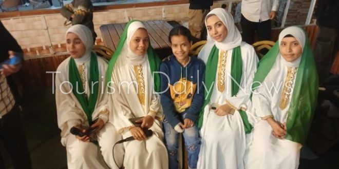 ليالي رمضان تتألق بالإنشاد الديني .. أمسية روحانية بأحد الفنادق العائمة
