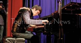 دبي تستضيف أمسية موسيقية مع عازف البيانو والملحن العالمي الشهير توني آن