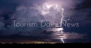 السحب الرعدية الممطرة تتجه للسواحل الشمالية والأرصاد تحذر