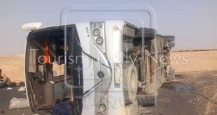 إصابة 18 طالبة في حادث مأساوي في إلمنيا .. انقلاب أتوبيس بالطريق الصحراوي