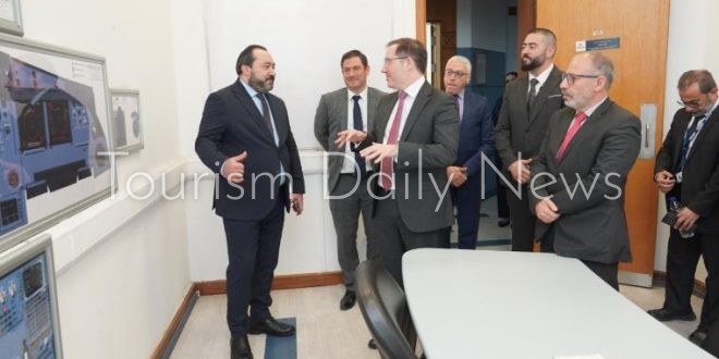 أكاديمية مصر للطيران للتدريب تستقبل السفير مارك برايسون ريتشاردسون ، سفير المملكة المتحدة بالقاهرة