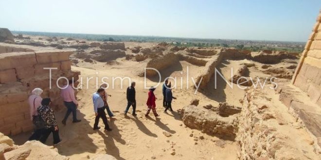 سحب المياه الجوفية بموقع هرم هوارة وتطوير التخزين المتحفي بكوم أوشيم