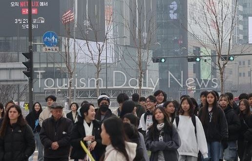 السياحة وموسم عودة المدارس ترفع إيرادات شركات التجزئة الكبرى في كوريا