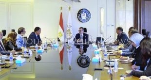 وزير التخطيط والتنمية الاقتصادية يبحث مع مدير المكتب الإقليمي للبنك الإسلامي للتنمية بالقاهرة سبل التعاون المستقبلي