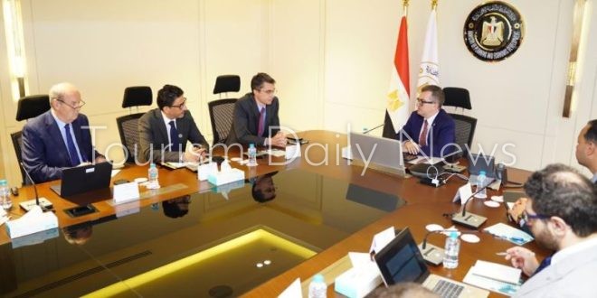 وزير التخطيط يبحث مع البنك الدولي استراتيجية الاستثمار الأجنبي المباشر