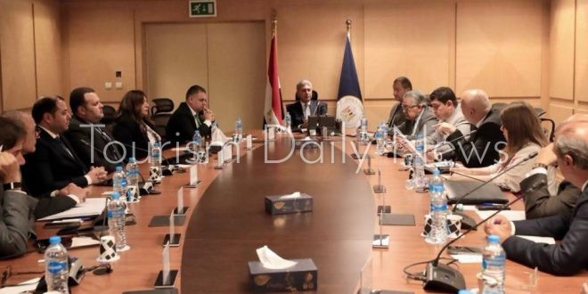 مستقبل السياحة النيلية أمام قيادات وزارة السياحة والقطاع الخاص