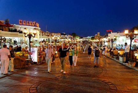 مصر تقتنص حجوزات عيد الفصح بدلًا من وجهات شرق أوسطية وتحوّل بخريطة السياحة
