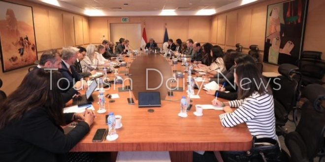 زيادة فرص الاستثمار بالقطاع السياحي محور لقاء فتحي مع مسئولة البنك الدولي